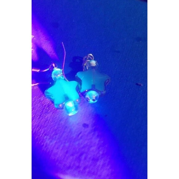 Small sterling silver and uranium glass star earrings with phosphorus accent - Picture 8 of 9